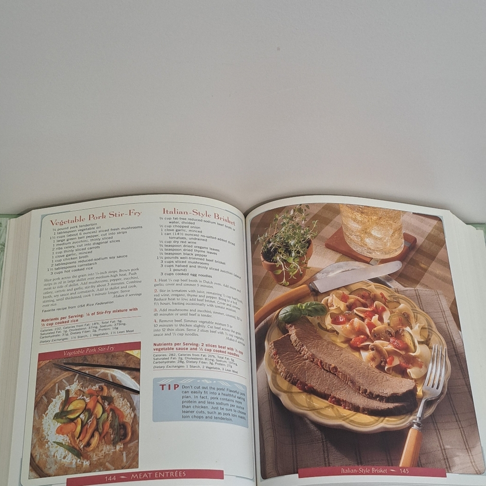 Vintage " All New Light Cooking " Cookbook. - Picture 8 of 10